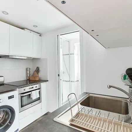 Montmartre & Sacre-coeur Basilica - 1br - Cityapartmentstay Paris